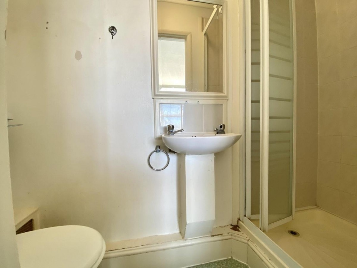 Halsway, Hayes, Middlesex, UB3 3JT