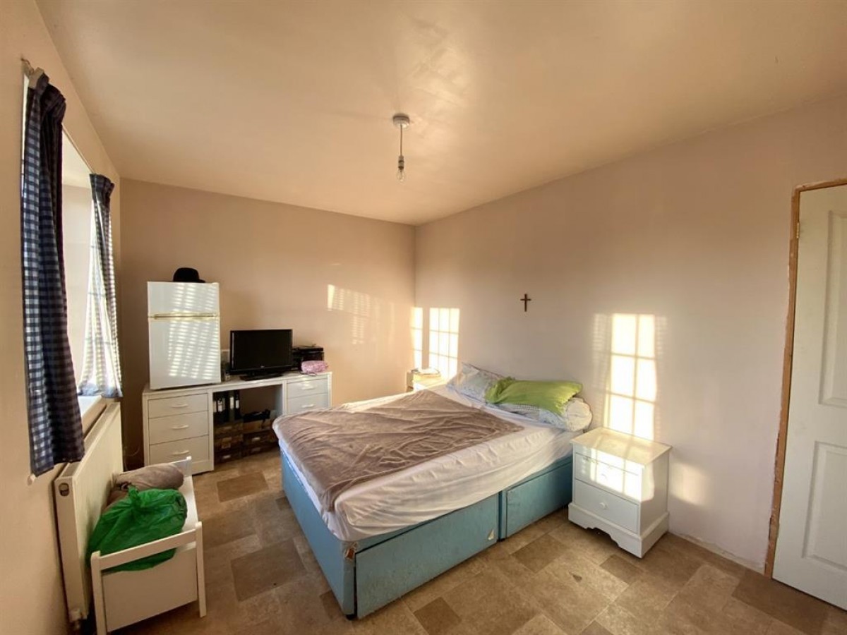 Hunters Grove, Hayes, UB3 3JD