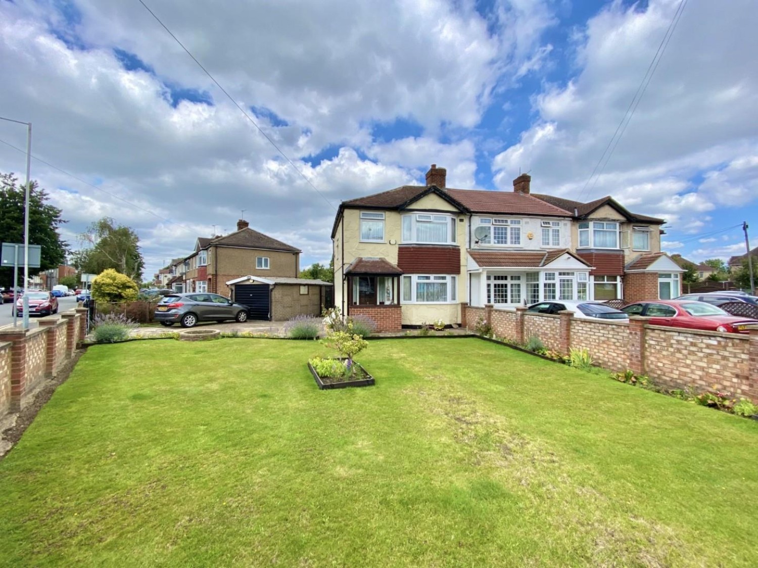 Botwell Lane, Hayes, Middlesex, UB3 2AE