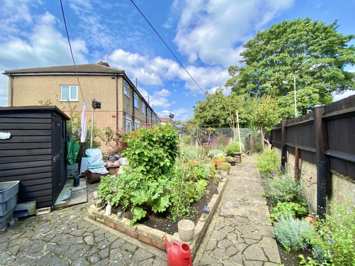 Botwell Lane, Hayes, Middlesex, UB3 2AE