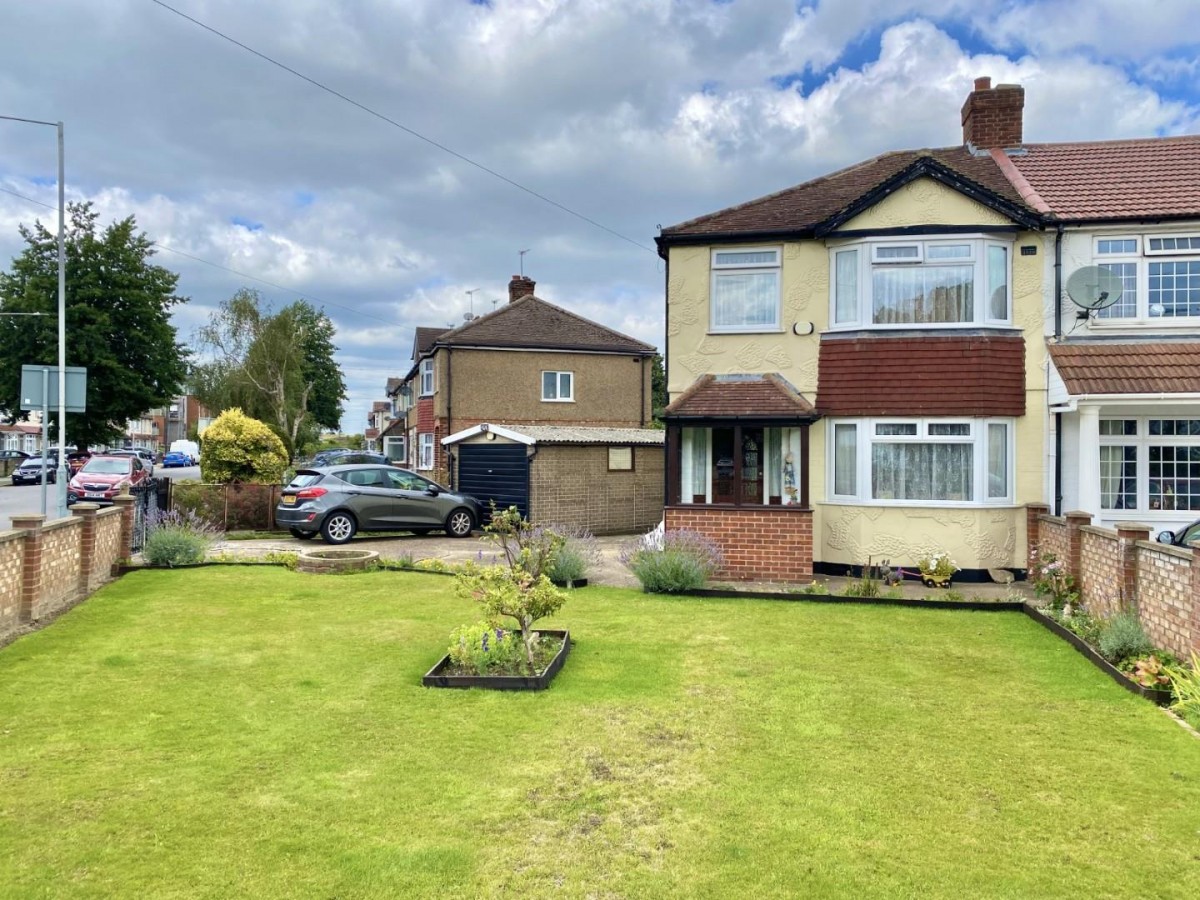 Botwell Lane, Hayes, Middlesex, UB3 2AE