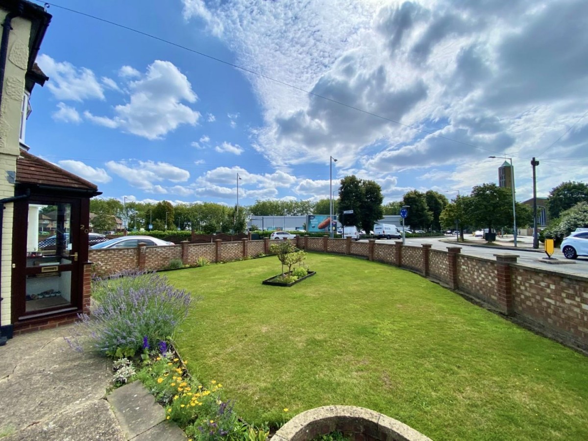 Botwell Lane, Hayes, Middlesex, UB3 2AE