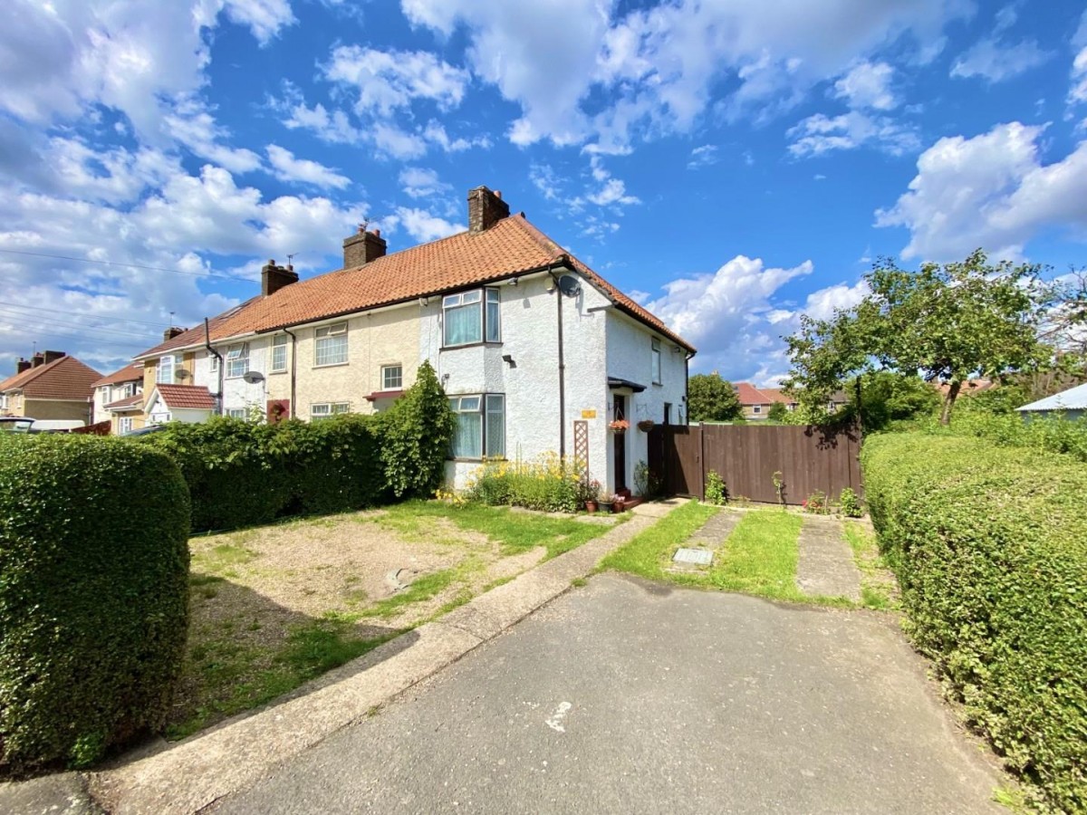 West Walk, Hayes, Middlesex, UB3 3JH