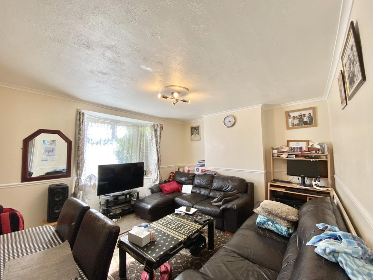 West Walk, Hayes, Middlesex, UB3 3JH