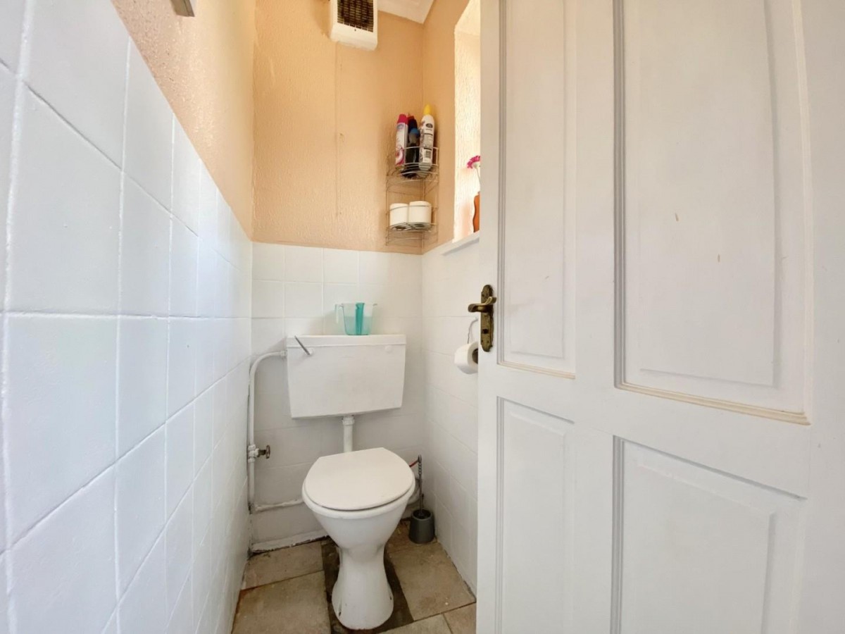 West Walk, Hayes, Middlesex, UB3 3JH