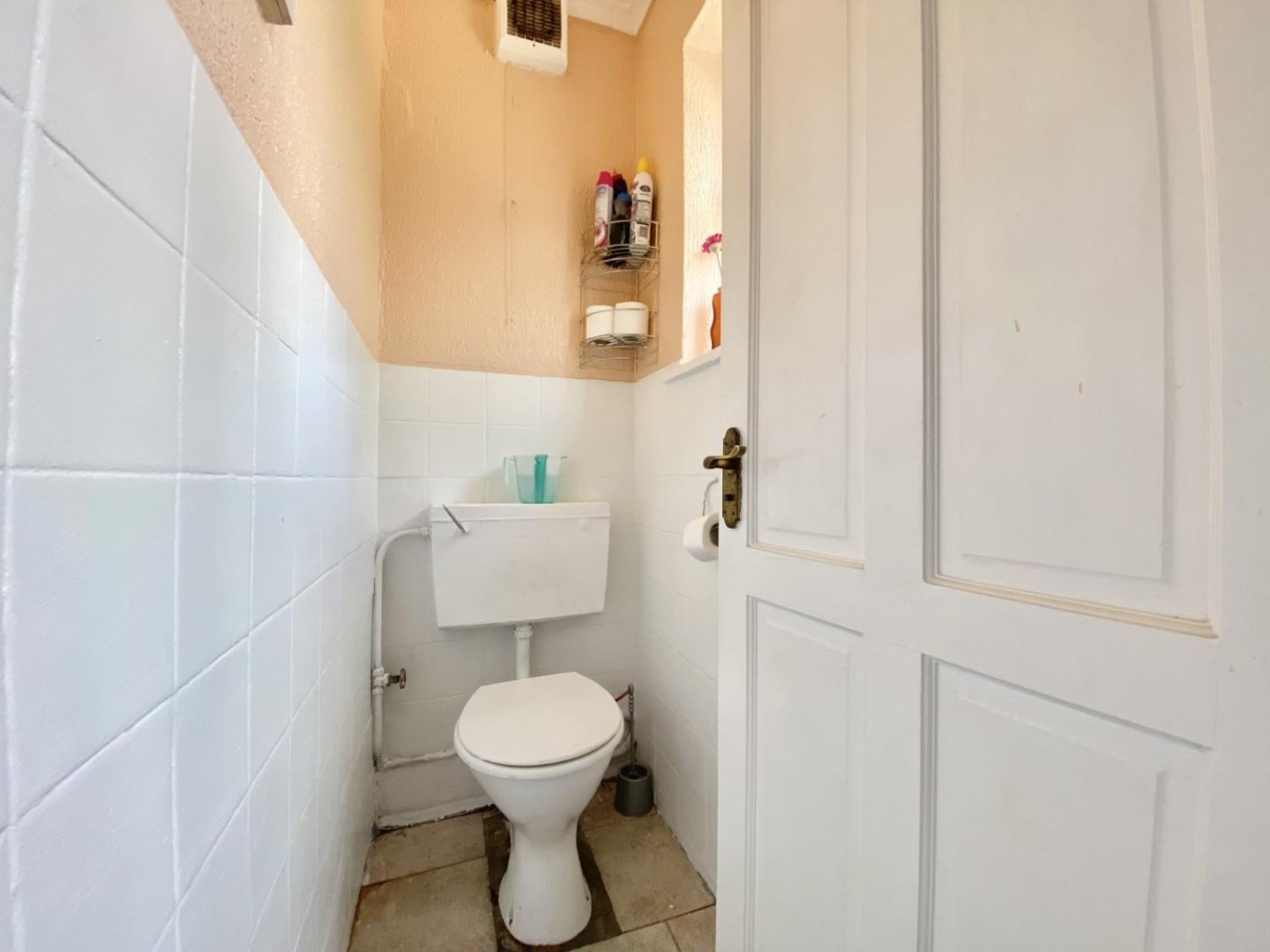 West Walk, Hayes, Middlesex, UB3 3JH