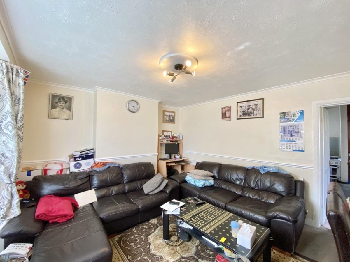 West Walk, Hayes, Middlesex, UB3 3JH