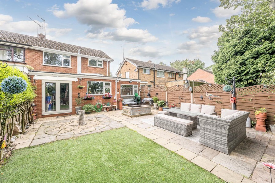 Richmond Grove, Wollaston, DY8 4SF Hunters Estate Agents & Letting Agents