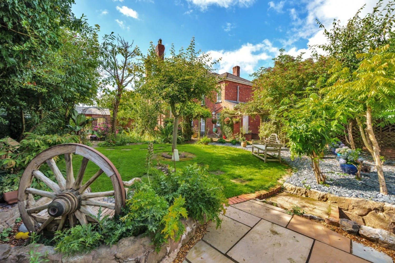 Leadon House Hotel, Ross Road, Ledbury, HR8 2LP