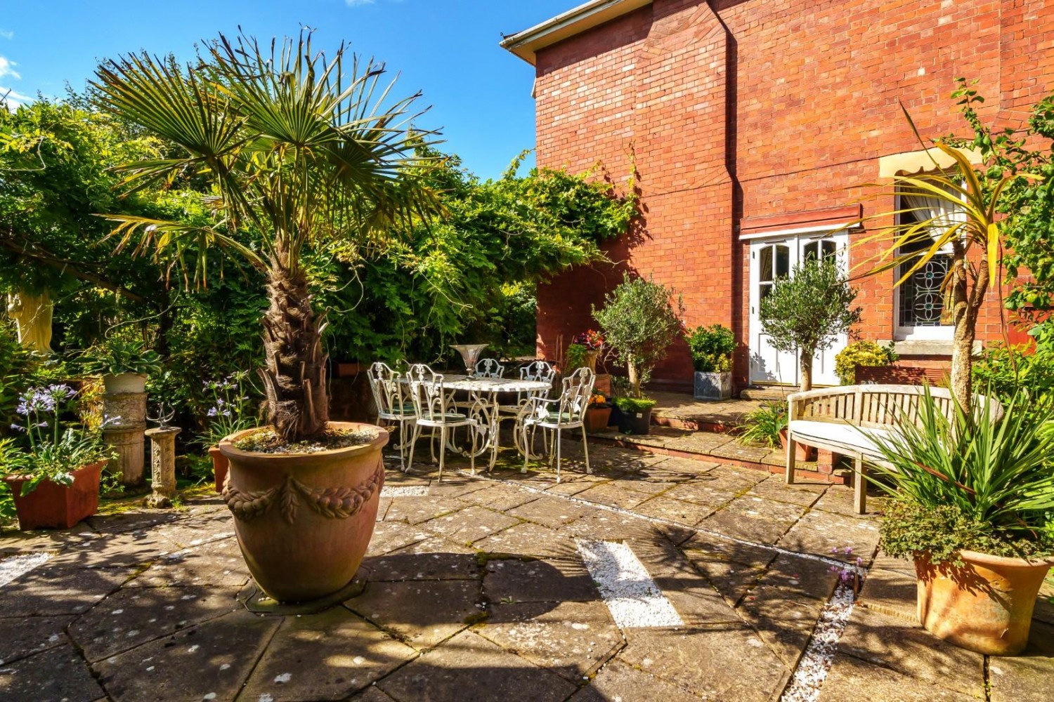 Leadon House Hotel, Ross Road, Ledbury, HR8 2LP