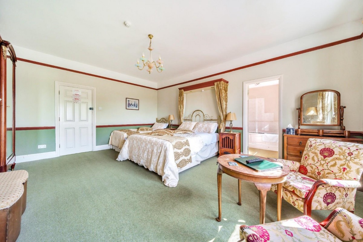 Leadon House Hotel, Ross Road, Ledbury, HR8 2LP