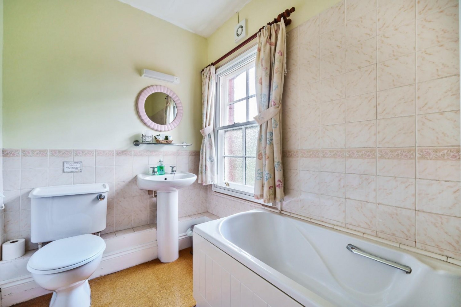 Leadon House Hotel, Ross Road, Ledbury, HR8 2LP