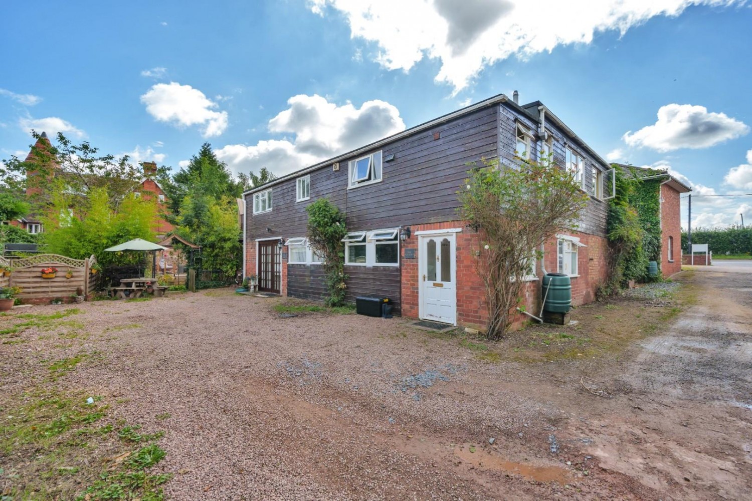 Leadon House Hotel, Ross Road, Ledbury, HR8 2LP