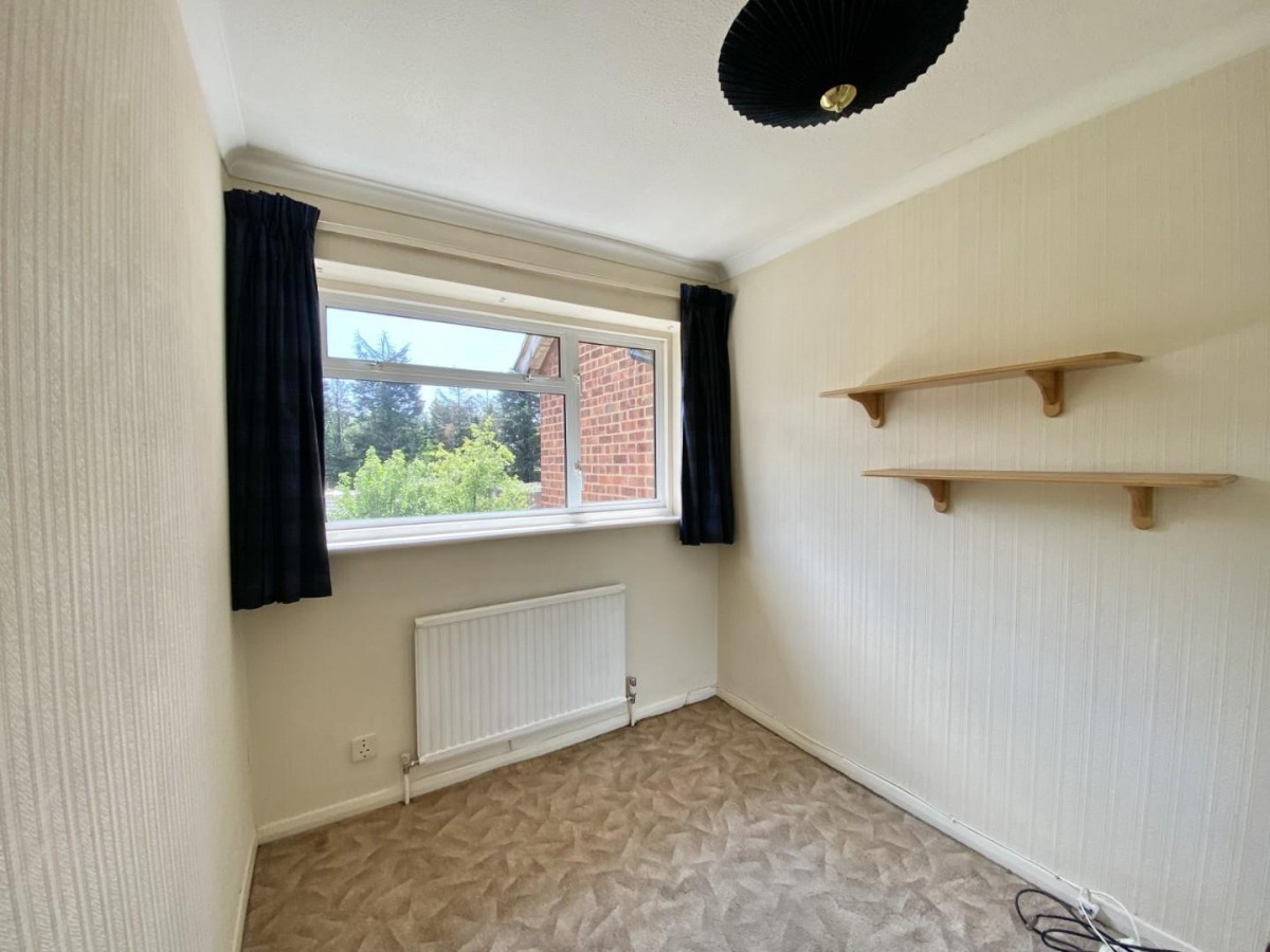 Cleave Avenue, Hayes, UB3 4HD