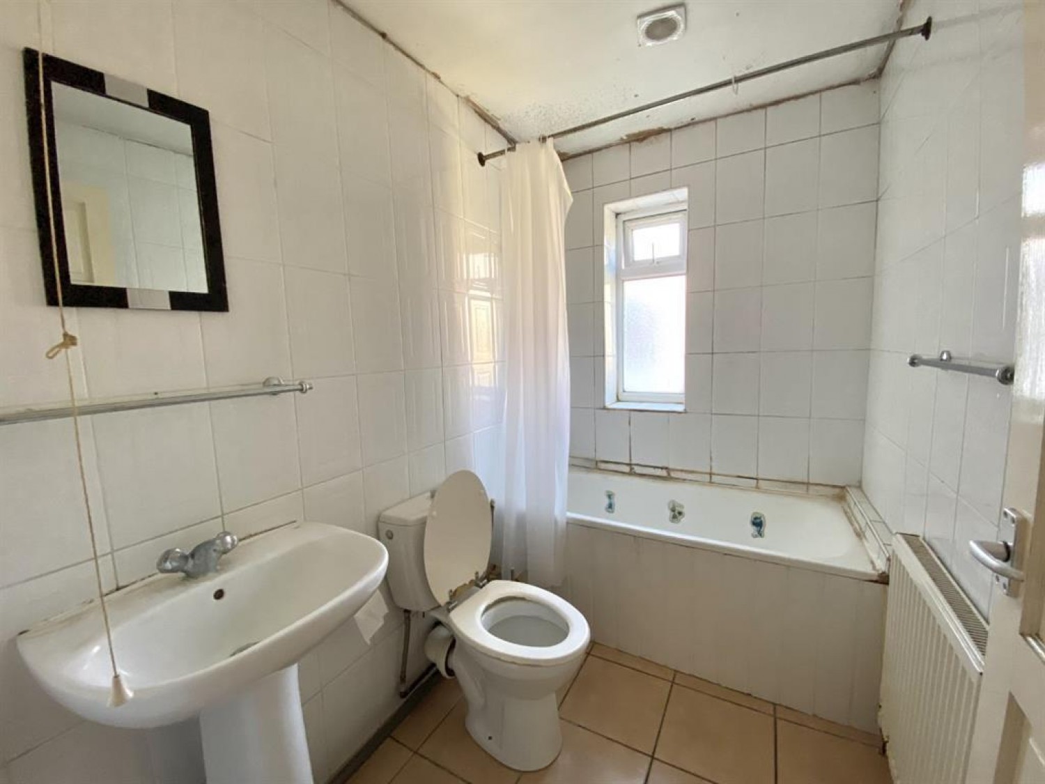 Cromwell Road, Hayes, Middlesex, UB3 2PS