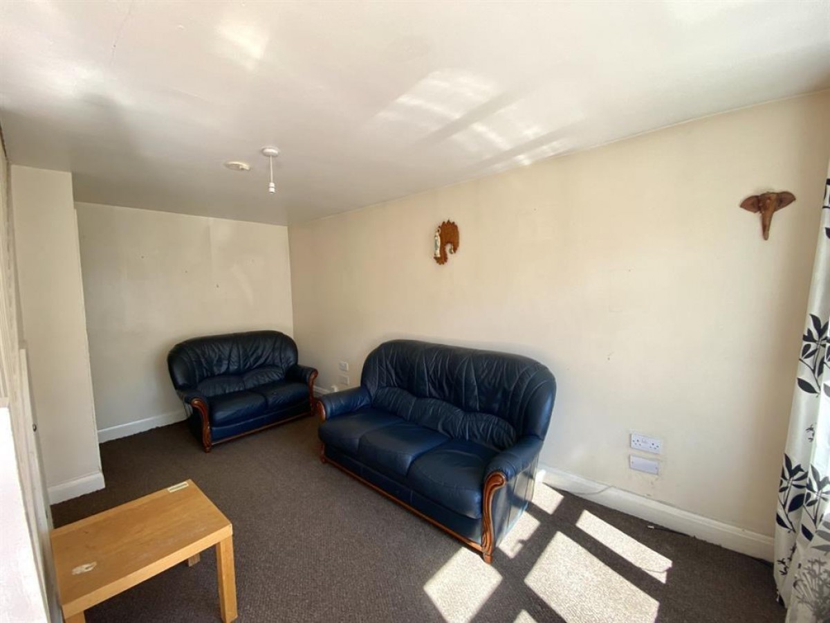 Cromwell Road, Hayes, Middlesex, UB3 2PS