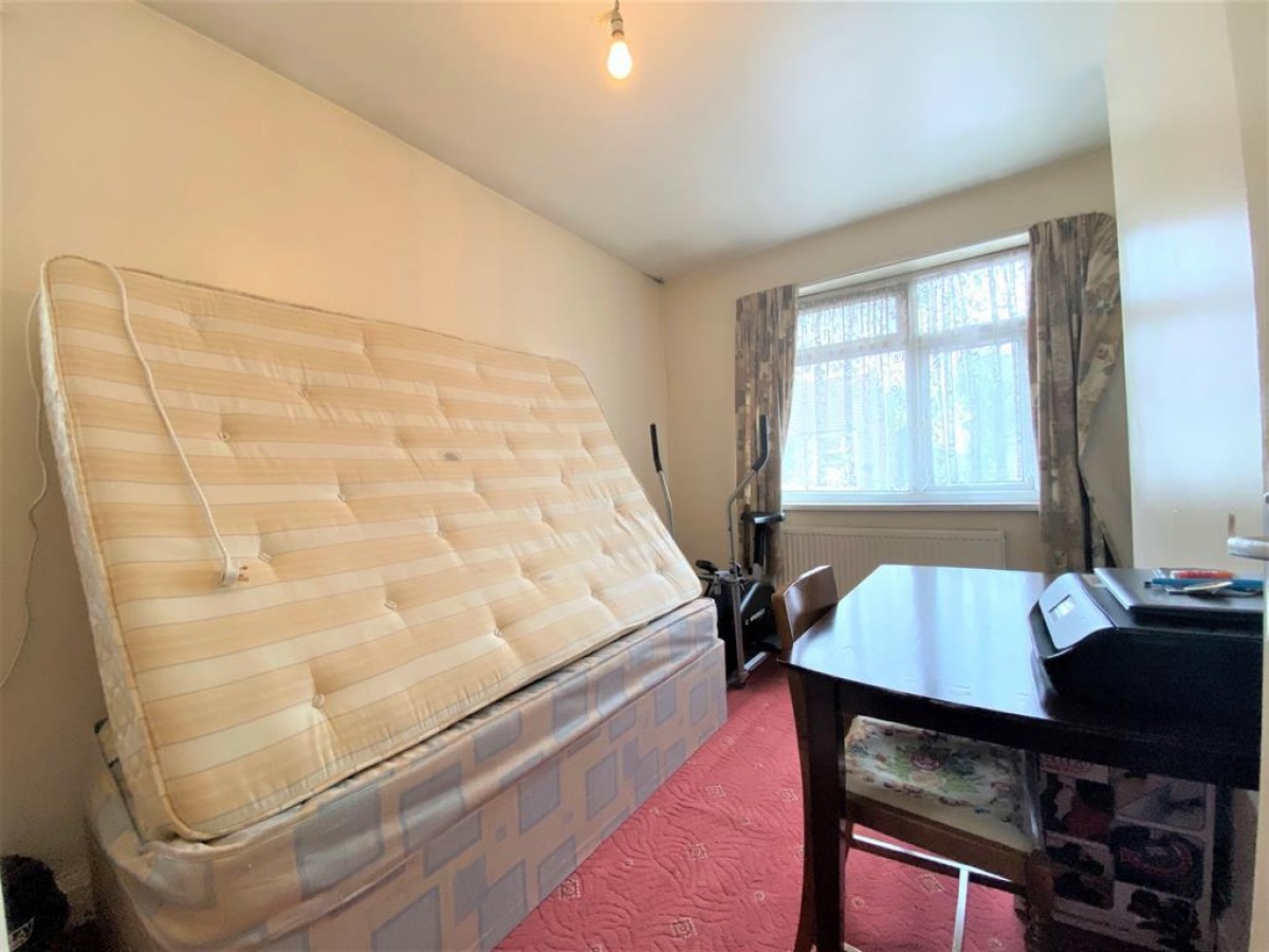 Cromwell Road, Hayes, Middlesex, UB3 2PS