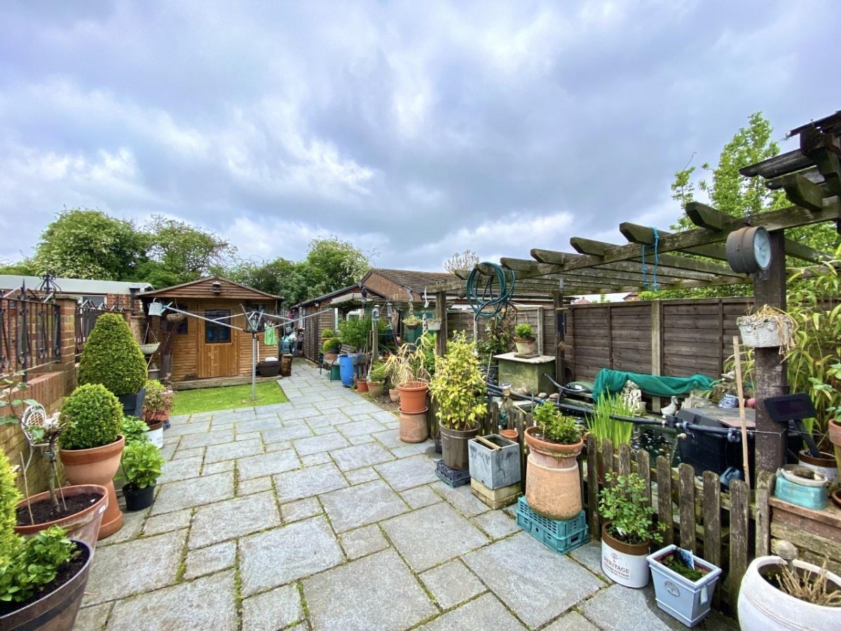 Selan Gardens, Hayes, UB4 0EB