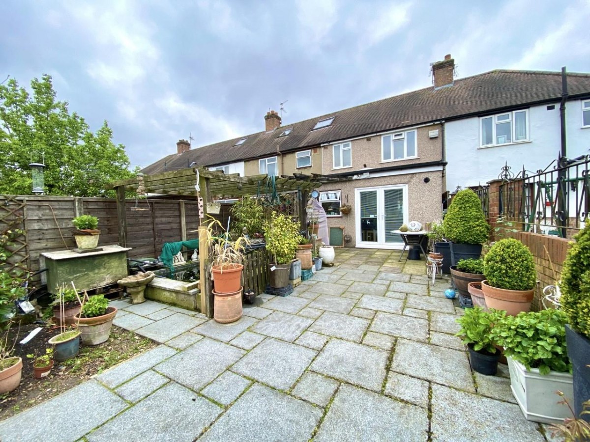 Selan Gardens, Hayes, UB4 0EB