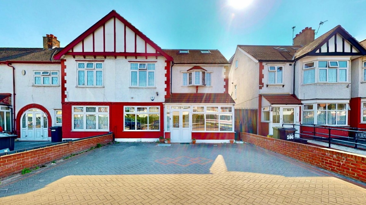 Eastern Avenue, Ilford, IG2 Hunters Estate Agents & Letting Agents