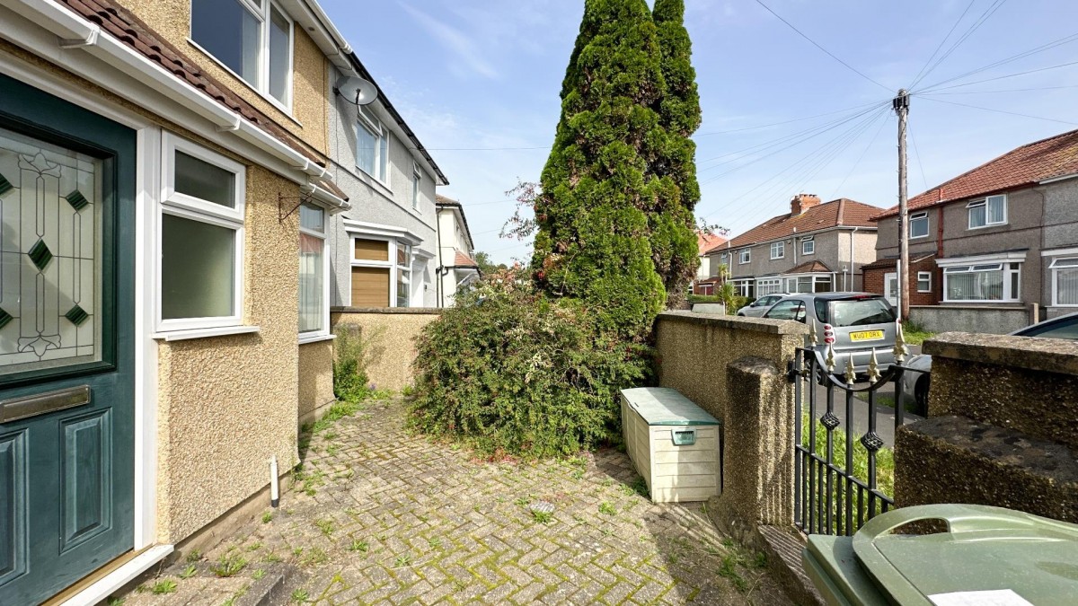 Queensdale Crescent, Knowle, Bristol, BS4 2TN