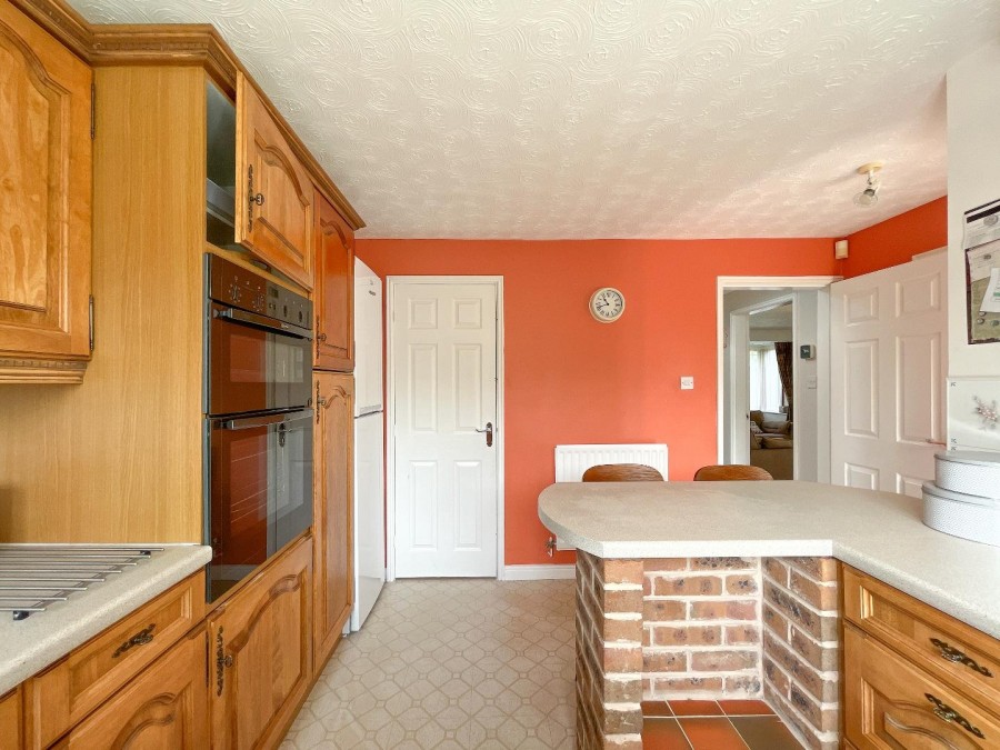 Chadwick Crescent, Oxford Park Dewsbury Hunters Estate Agents