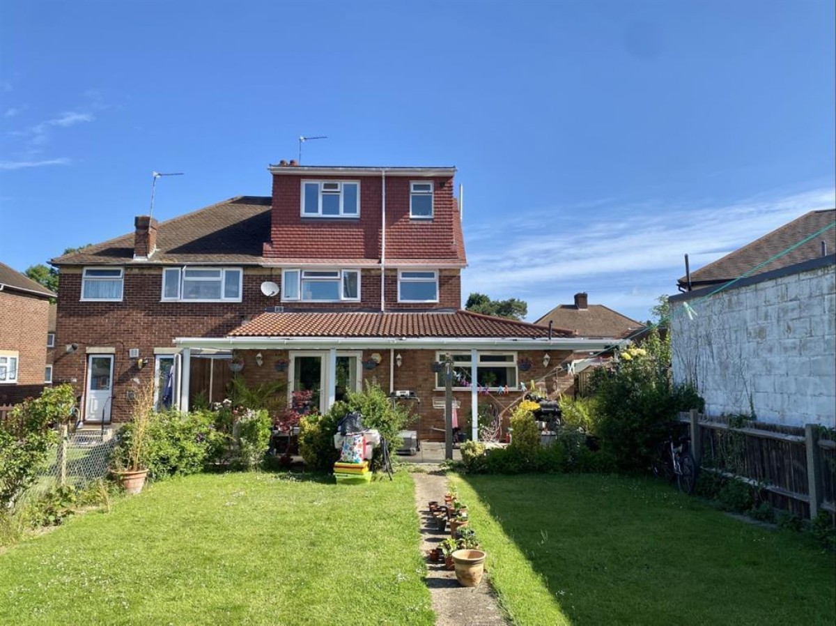 Wentworth Crescent, Hayes, Middx, UB3 1NN