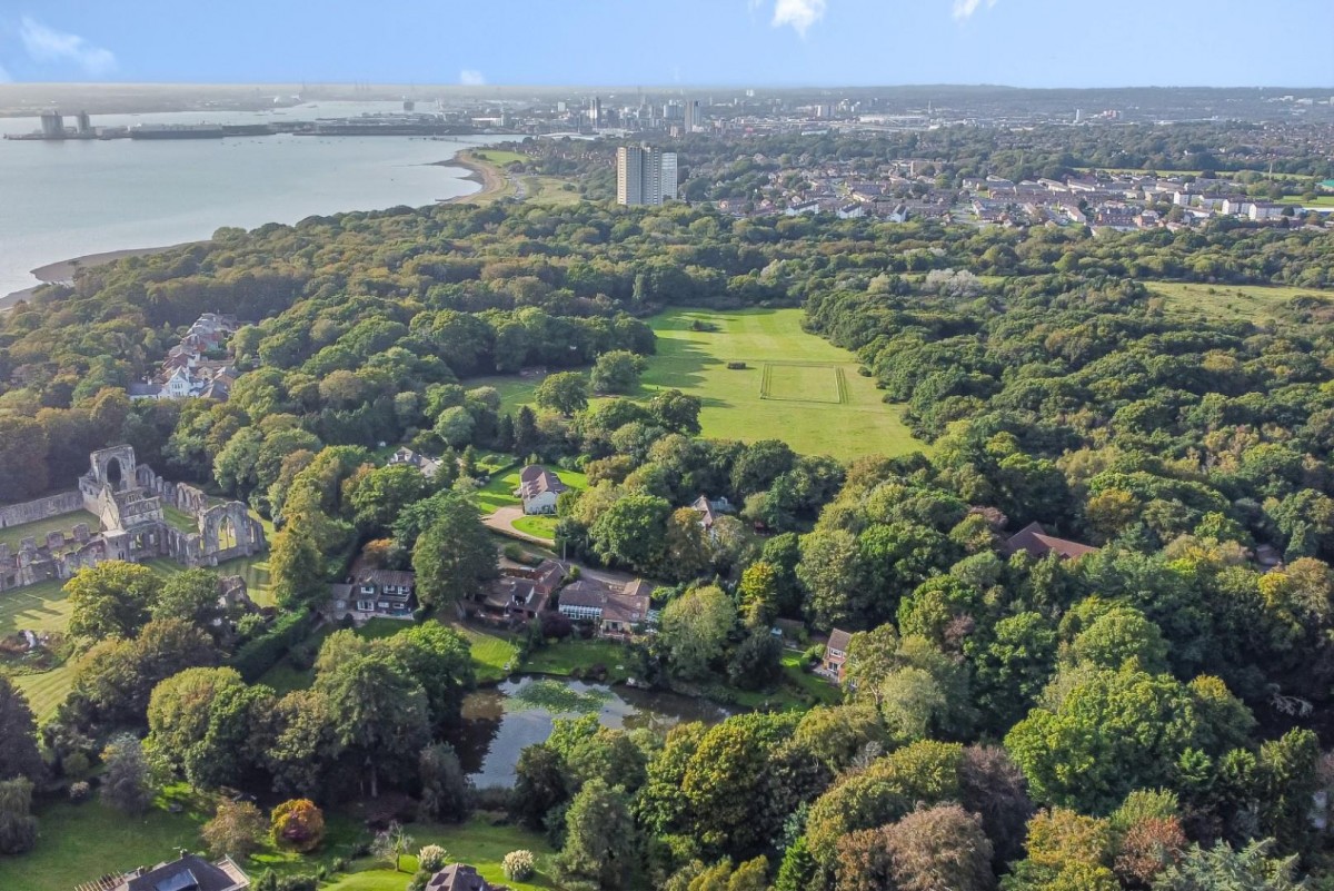 Fountains Park, Netley Abbey, Southampton