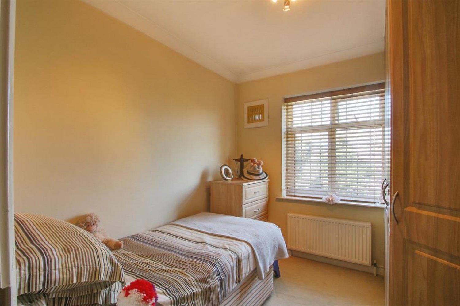 Avondale Road, Mottingham Village, London, SE9 4SN