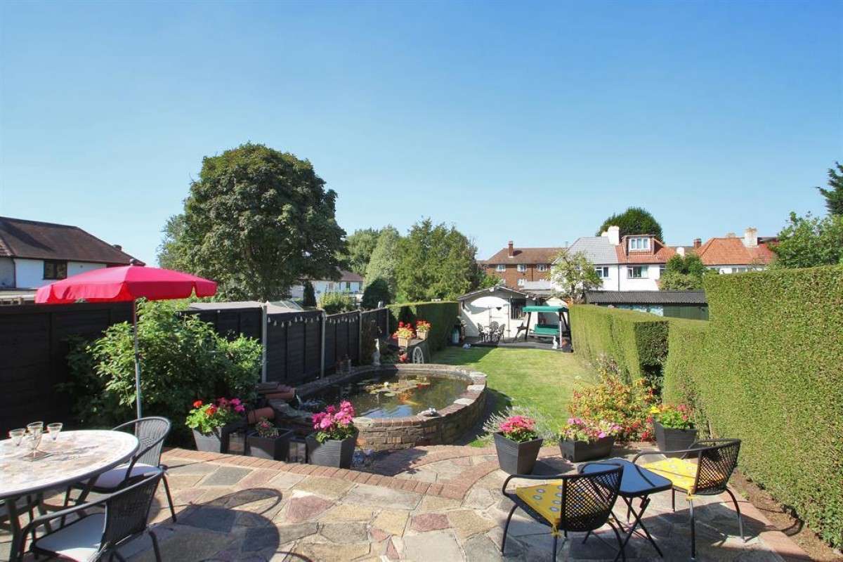 Avondale Road, Mottingham Village, London, SE9 4SN