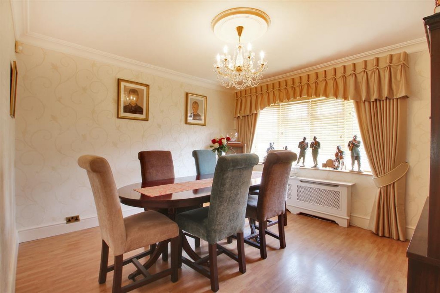 Avondale Road, Mottingham Village, London, SE9 4SN