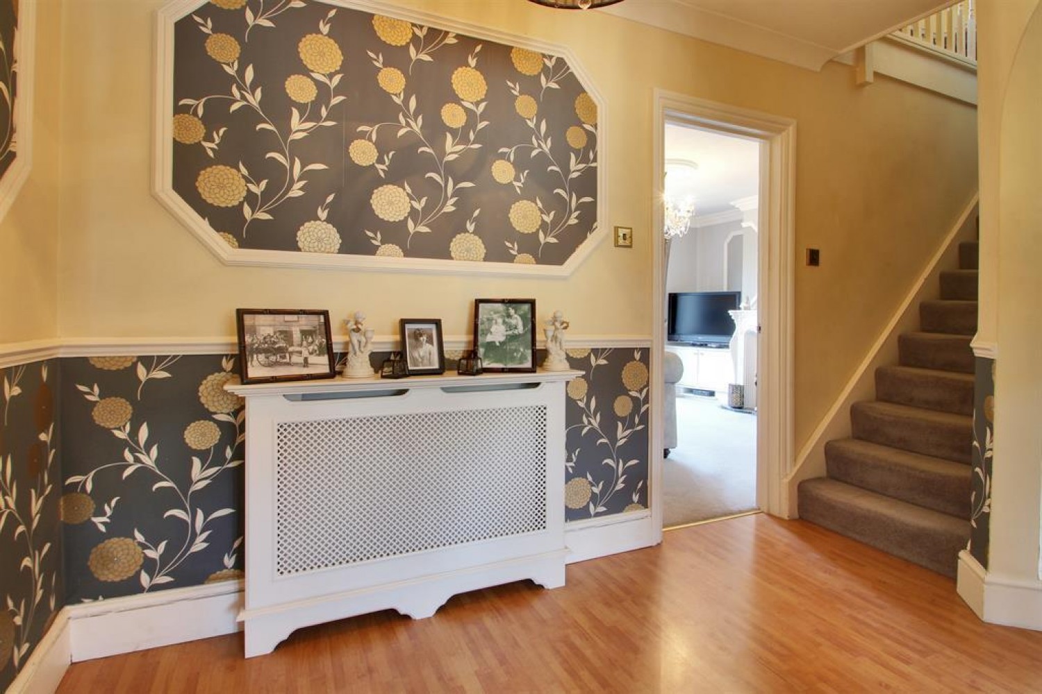 Avondale Road, Mottingham Village, London, SE9 4SN