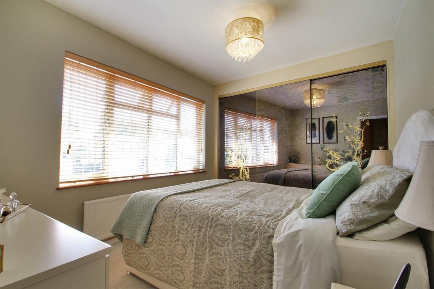 Avondale Road, Mottingham Village, London, SE9 4SN
