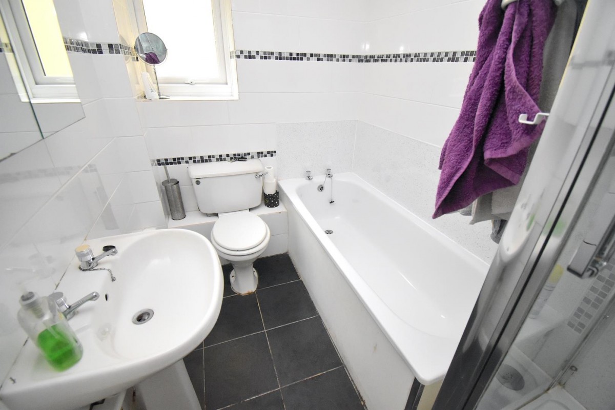 Duncombe Lane, Bristol, BS15 1NS.