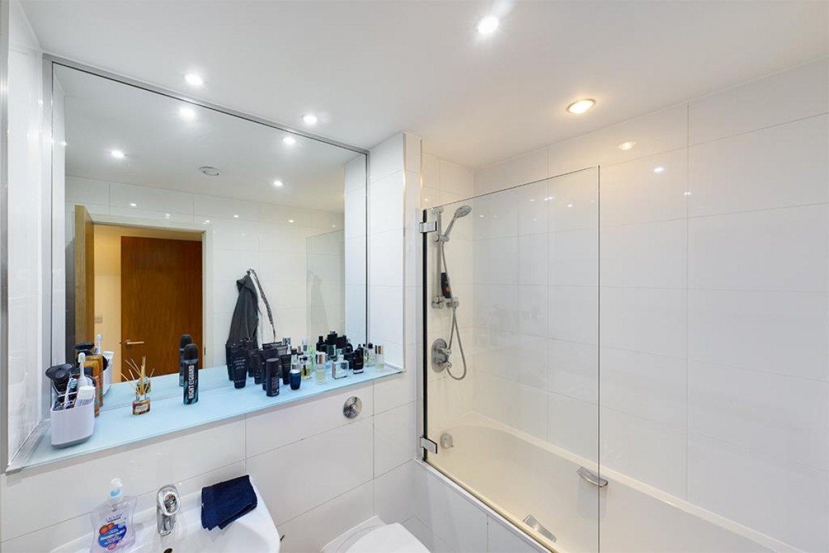 Sundowner 31 Channel Way, Southampton