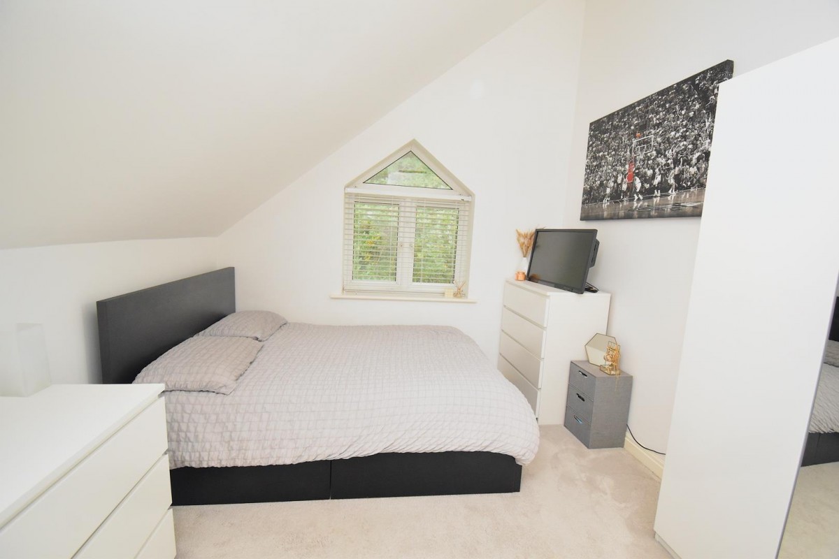 Bull Lane, St George, Bristol, BS5 8AB.