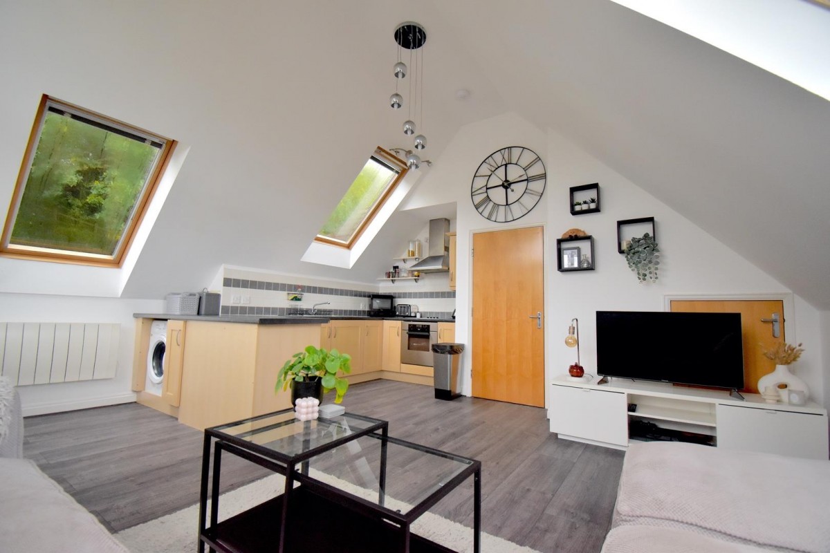 Bull Lane, St George, Bristol, BS5 8AB.