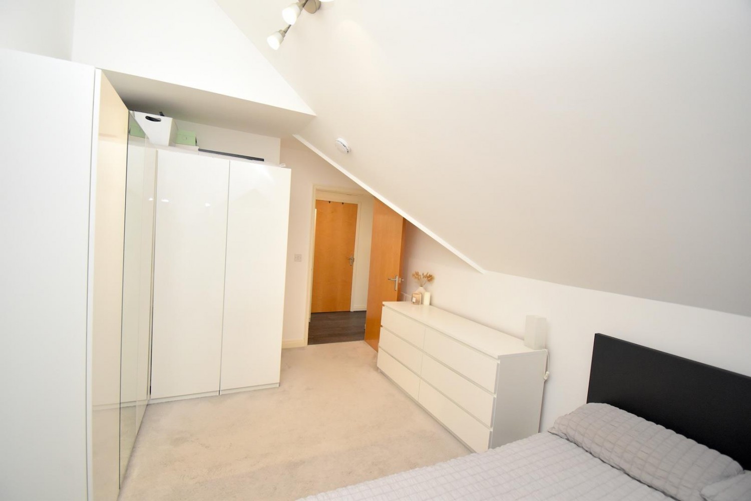 Bull Lane, St George, Bristol, BS5 8AB.