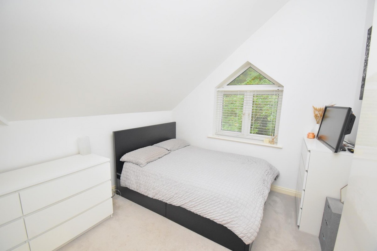 Bull Lane, St George, Bristol, BS5 8AB.