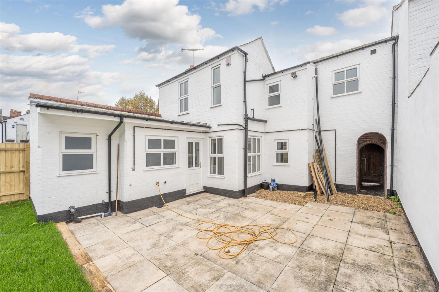 Bridgnorth Road, Wollaston, DY8 3PZ