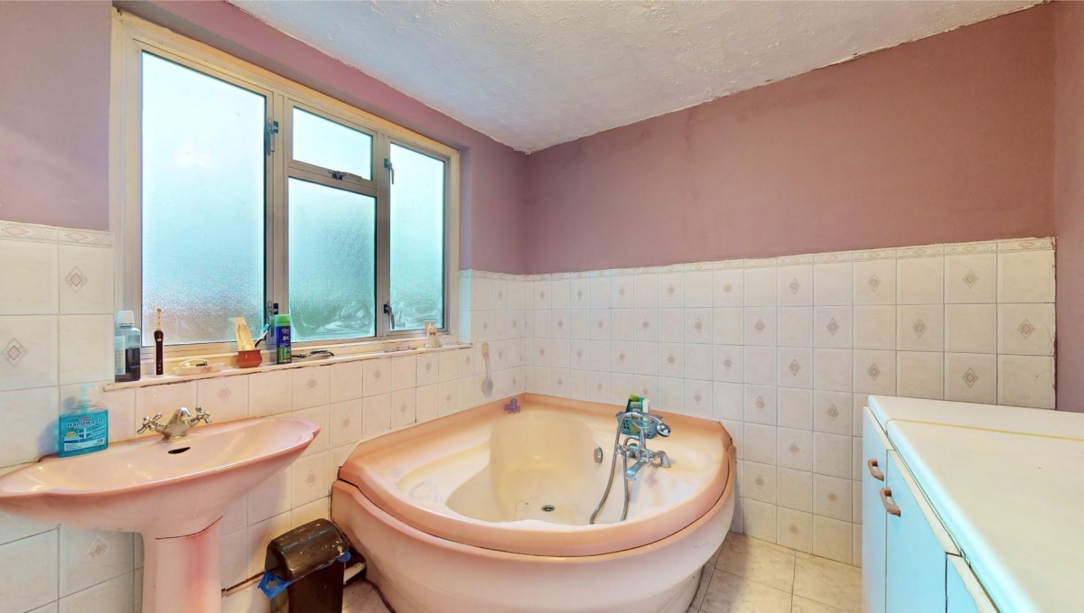 West Road, Chadwell Heath, RM6