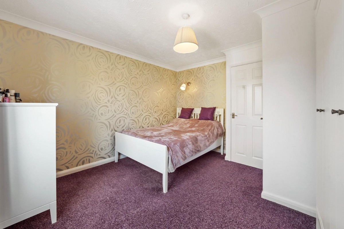 Hampstead Gardens, Chadwell Heath, RM6