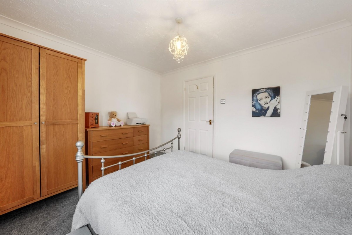 Hampstead Gardens, Chadwell Heath, RM6