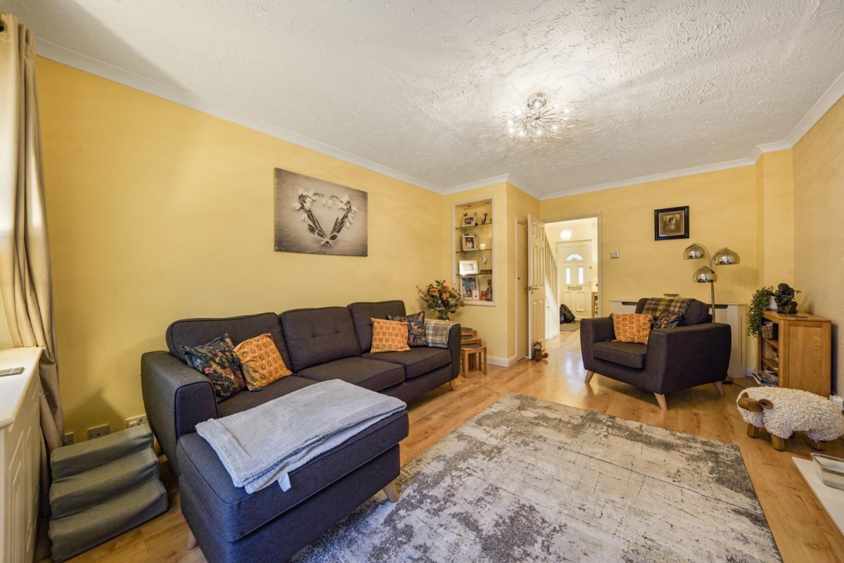 Hampstead Gardens, Chadwell Heath, RM6