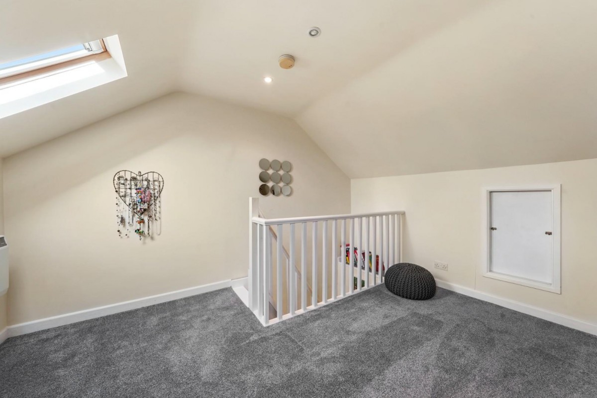 Hampstead Gardens, Chadwell Heath, RM6