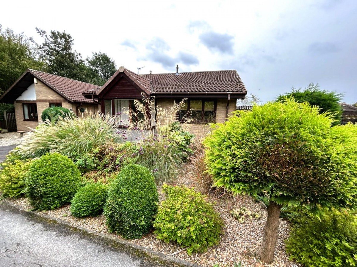 Coniston Drive, BoltonUponDearne, Rotherham Hunters Estate Agents