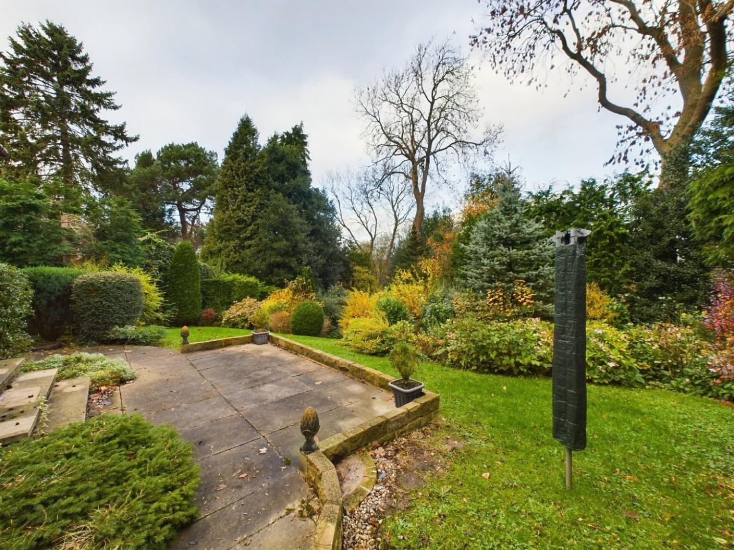 Oaklands, Nab Wood