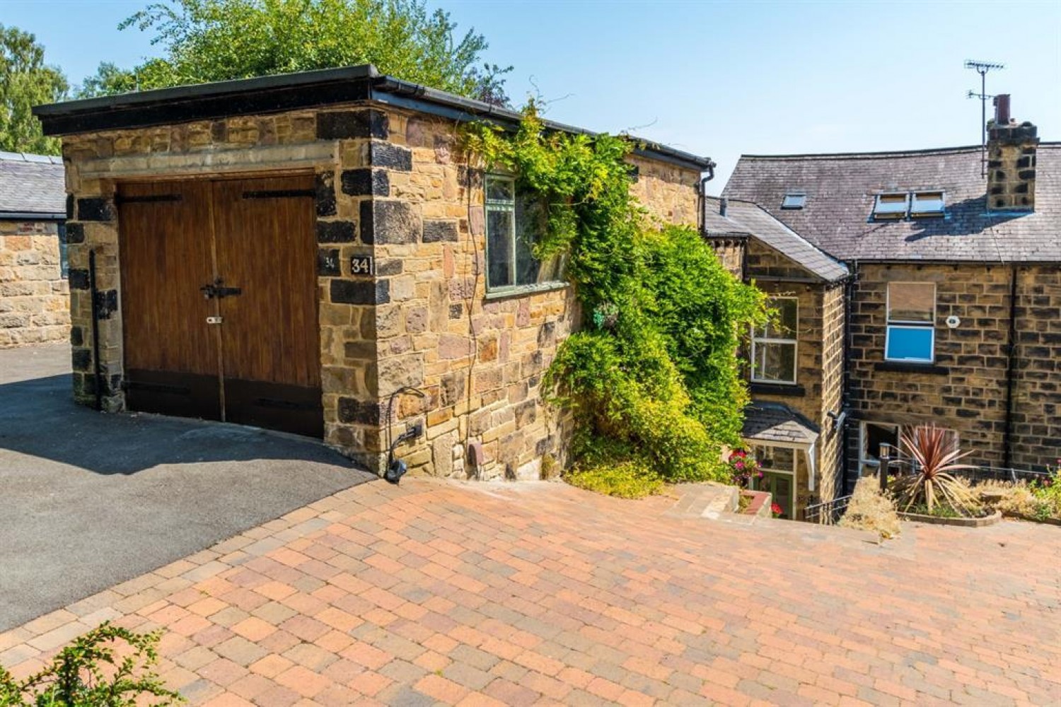 Newlay Lane, Horsforth, LS18