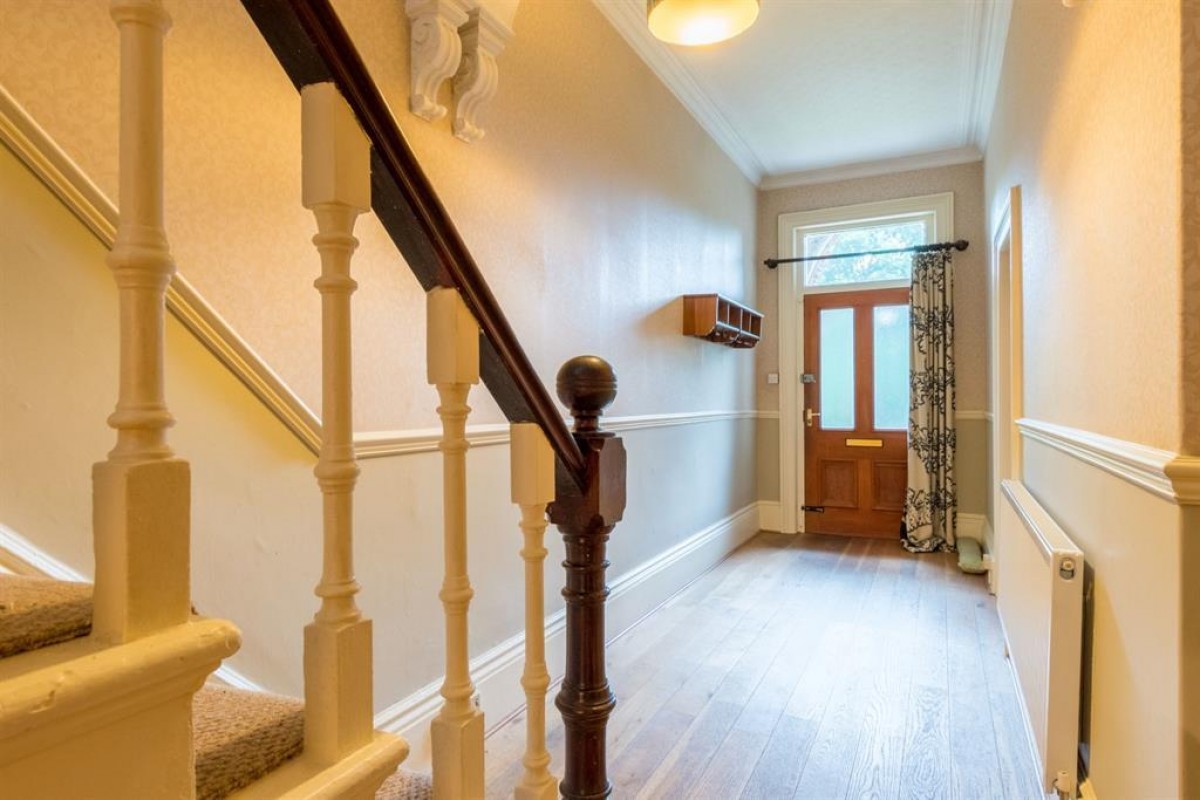 Newlay Lane, Horsforth, LS18