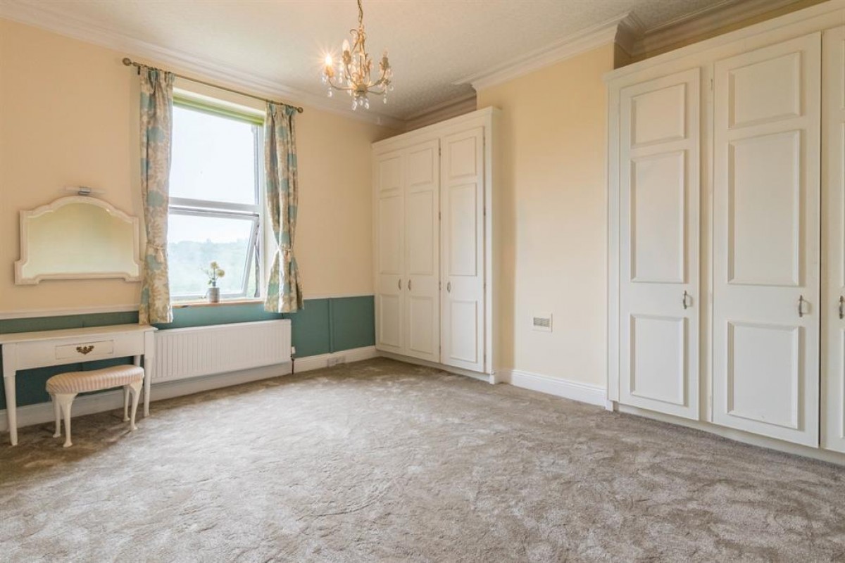 Newlay Lane, Horsforth, LS18